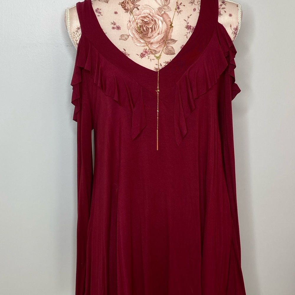NWT off the should blouse in red